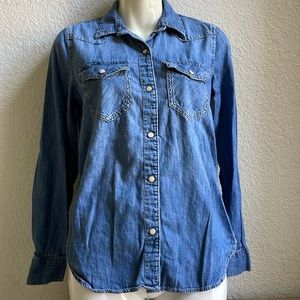 GAP Women's Denim Western Pearl Snap Buttoned-Down Shirt